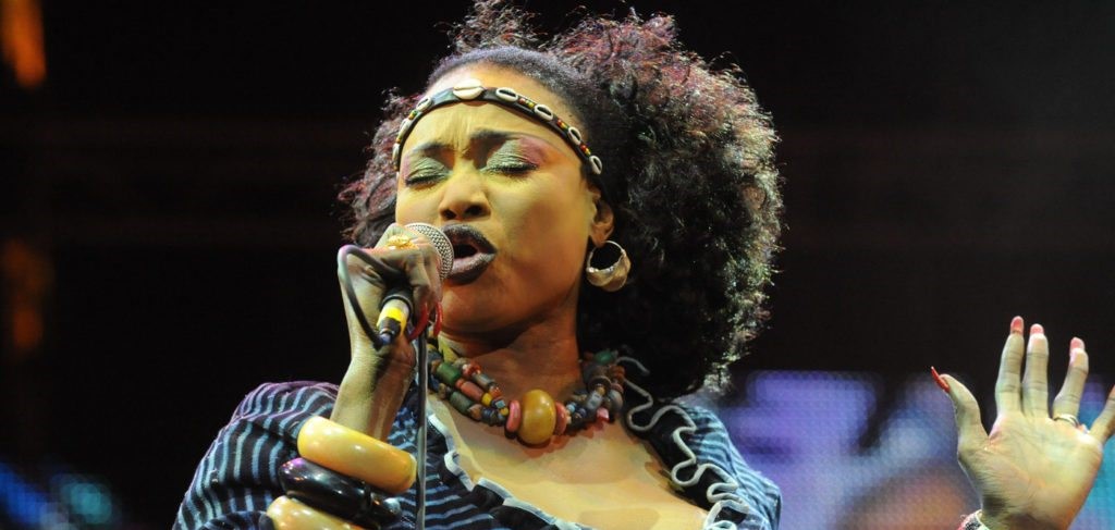 Voici un top 5 des plus belles chanteuses africaines.